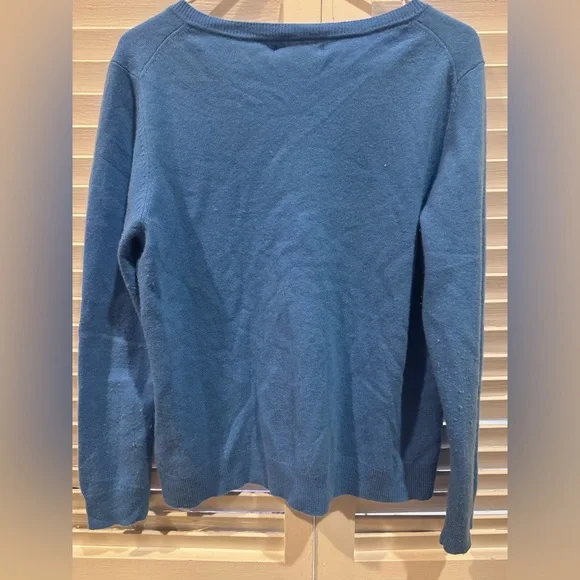 Tahari 100% 2-Ply Cashmere V Neck Sweater Blue Size XL - Picture 2 of 3